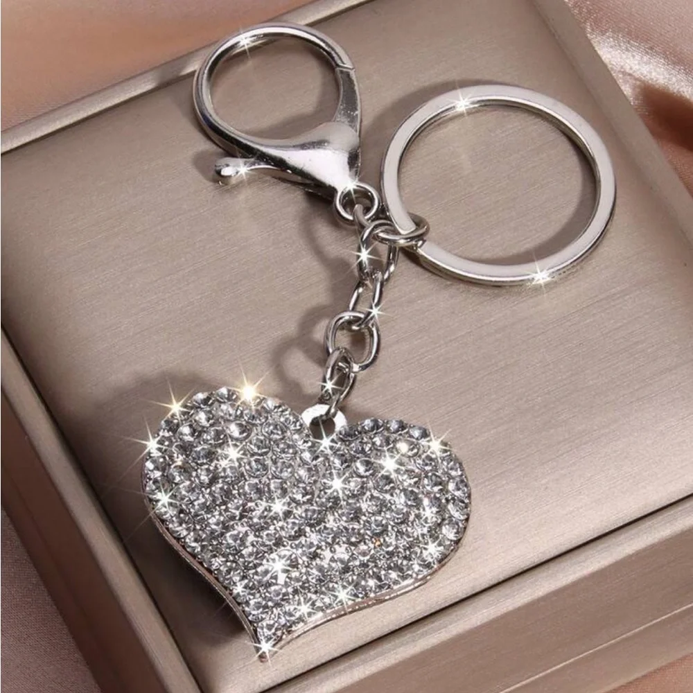 Silver Heart Keychain - Picture 3 of 4